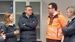 La conselleira Marta Villaverde, el alcalde de Ribadeo, el responsable del Grupo Nogar en Ribadeo y el presidente de Portos de Galicia, ayer en Ribadeo