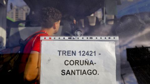 El tren se convierte en autob�s en A Coru�a durante 15 d�as