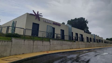 Exterior de la residencia Raiola en Meir�s.