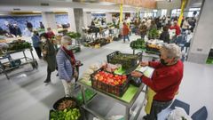 Hay un modelo de mesas altas, m�s peque�as