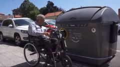 Nuevos contenedores accesibles para personas con movilidad reducida en Avil�s