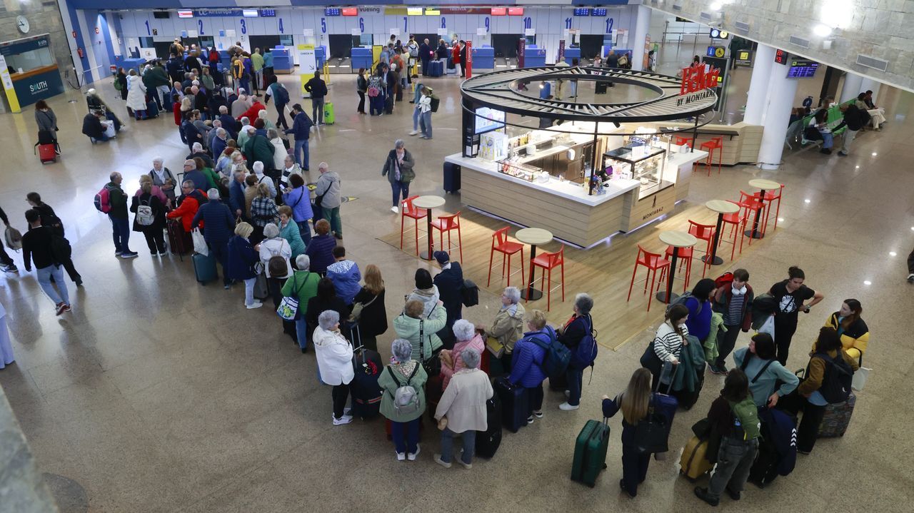 Los controladores aéreos de Alvedro y Vigo, a la huelga tras el desacuerdo en el proceso de mediación