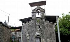 Las estructuras de uralita colocadas por encima de la iglesia no la protegieron de la entrada del agua. 