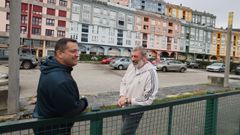 Jos� y Roberto, directivos de la asociaci�n vecinal reactivada en Lodeiro, una de las zonas m�s pobladas y transitadas de Viveiro
