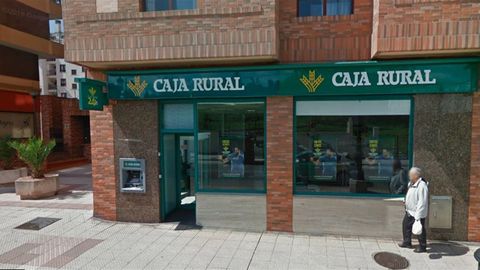Sucursal atracada en La Tenderina Baja
