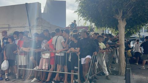Ni�os y ni�as a las puertas de la Jefatura Superior de Polic�a de Ceuta