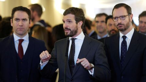 Los populares Pablo Casado, Javier Maroto (d) y Teodoro Garca Egea 