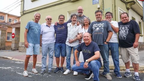 El grupo de amigos se reuni� ayer, viernes 14.
