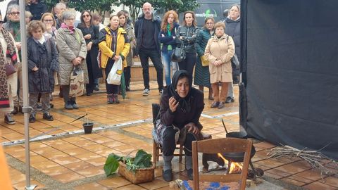 Los actos organizados por el Ayuntamiento de Monforte comprendieron una representacin teatral a cargo de la artista Merche Prez