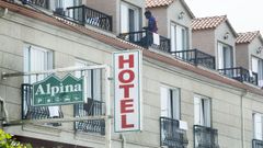 Imagen del hotel donde se alojan los refugiados africanos en Vilanova