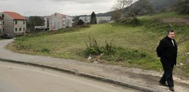 El empresario, Jos� Antonio G�mez, delante de los terrenos que se iban a recalificar para construir el centro comercial. 