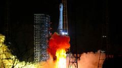 China lanza con �xito una sonda para explorar la cara oculta de la Luna