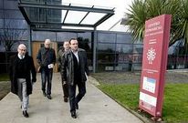 Severino �lvarez, gerente de Sodeco (izquierda), junto a los alcaldes de Cabana, A Laracha y Malpica.