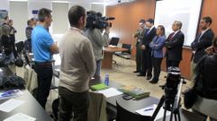 Minuto de silencio por el tr�gico suceso en As Pontes, durante el acto inaugural de unas jornadas a las que asiste la conselleira de Medio Ambiente, Ethel V�zquez