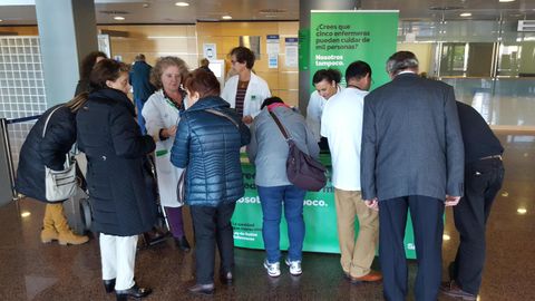 Los enfermeros de SATSE piden firmas para una Ley que aumente las plantillas enfermeras en los centros sanitarios de Asturias