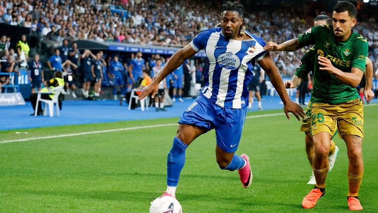 Adama, en un lance del partido contra el Betis