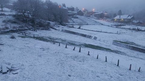 El paisaje con el que amanecieron esta ma�ana en la aldea de Pigarzos (A Lama).