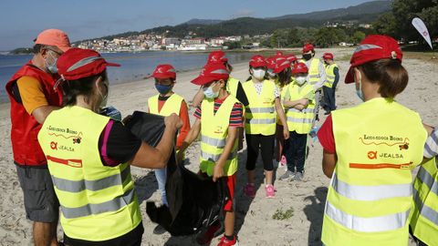 Programa Ludieduca de Jealsa y La Cruz Roja con motivo del d�a de los oc�anos en Barra�a y o Areal