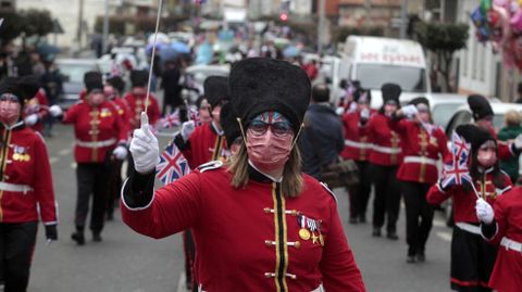 Grupo de  britnicos  de la asociacin Xograres de Lemos en el desfile de Monforte