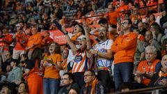 La afici�n del Leyma durante un partido en el Coliseum.