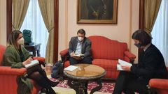 La alcaldesa, Lara M�ndez, con la presidenta del Colexio de Arquitectos, Carmen Figueras, en una imagen de archivo