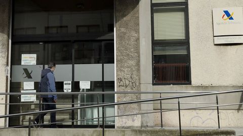 Edificio de la Agencia Tributaria en Ribeira, en foto de archivo