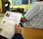 Alumnos, repasando cuestiones de seguridad vial. 