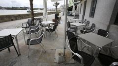Paseo mar�timo de Ares, con negocios de hosteler�a cerrados