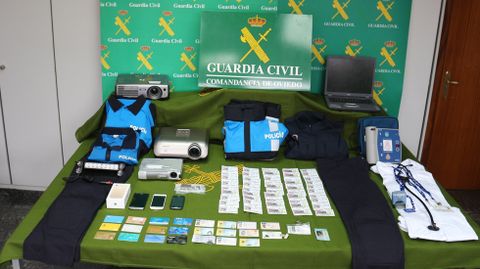 Objetos incautados a los detenidos por los robos en el HUCA