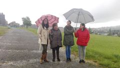 Cristina Ponton.La concejala de Patrimonio, Cristina Pont�n Garc�a, visitando la parcela donde se construir� el colegio
