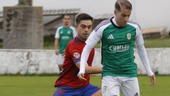 El goleador de los mari�anos, Diego Chao, durante el partido contra el Betanzos en A Marosa.