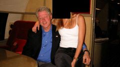 Una de las im�genes de Clinton encontrada entre los papeles de Epstein