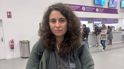Andrea�Arias en la estaci�n de tren de A Coru�a