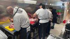 Los aprendices de carnicero en el cierre del curso de la Mancomunidade do Saln�s