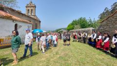 En la imagen, un momento de la romer�a celebrada por aresanos y mugardeses. 