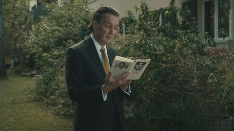 Mrtin suter, en una escena del documental biogr�fico Everything About Martin Suter. Everything but the Truth
