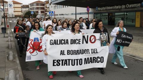 La concentraci�n en Ourense dio paso a una manifestaci�n alrededor del CHUO.