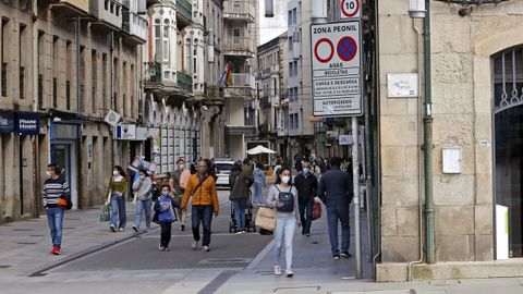 Calle Michelena, en Pontevedra, con trfico limitado a 10 por hora y preferencia peatonal