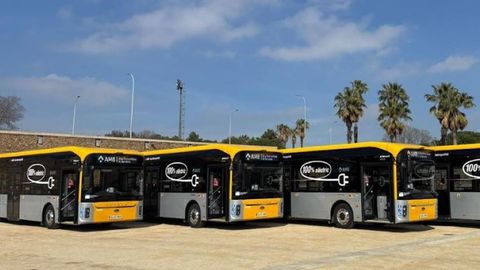 Imagen de parte de la flota de autobuses del grupo en Barcelona
