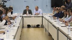 Feijoo, en una reuni�n de la direcci�n del PPdeG