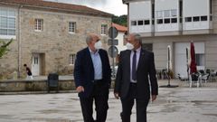 El presidente de la Diputaci�n, Jos� Tom�, a la derecha de la imagen, junto al alcalde de Pant�n