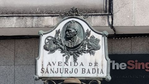 Placa de la calle de Sanjurjo Badía