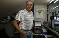 Manuel Reija, el lotero que se encontr� en su administraci�n con el boleto perdido. 