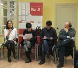 <span lang= es-es >Con los l�deres locales</span>. Roc�o de Frutos, cabeza de lista al Congreso, public� en Twitter la foto con este texto: �Primera reuni�n de preparaci�n de campa�a en la sede del PSOE�. Junto a ella y a Luis Garc�a Ma��, aspirante al Senado, se ve a la l�der local, Carmen Rodr�guez, y a su responsable de Organizaci�n, Pablo L�pez Vidal.