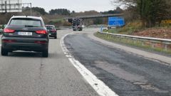 Baches en la A-6 cerca de R�bade