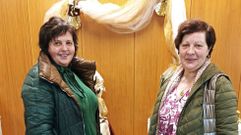 Esther Gonz�lez y Mar�a Raquel Gil, presidenta y secretaria de Asociaci�n Cultural Alfombristas de Ames.