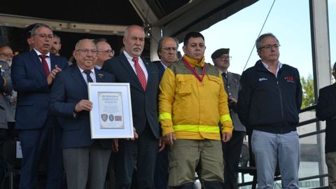 Roi L�pez, con el traje de agente forestal de Galicia, en el acto del D�a Nacional do Bombeiro en Portugal