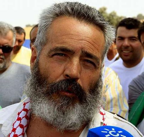 S�nchez Gordillo, parlamentario, asalta supermercados.