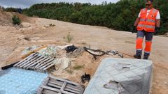 Los voluntarios recogieron todo tipo de residuos en los montes de A Mezquita y Celanova