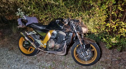 Así quedó la moto del joven fallecido en Tui